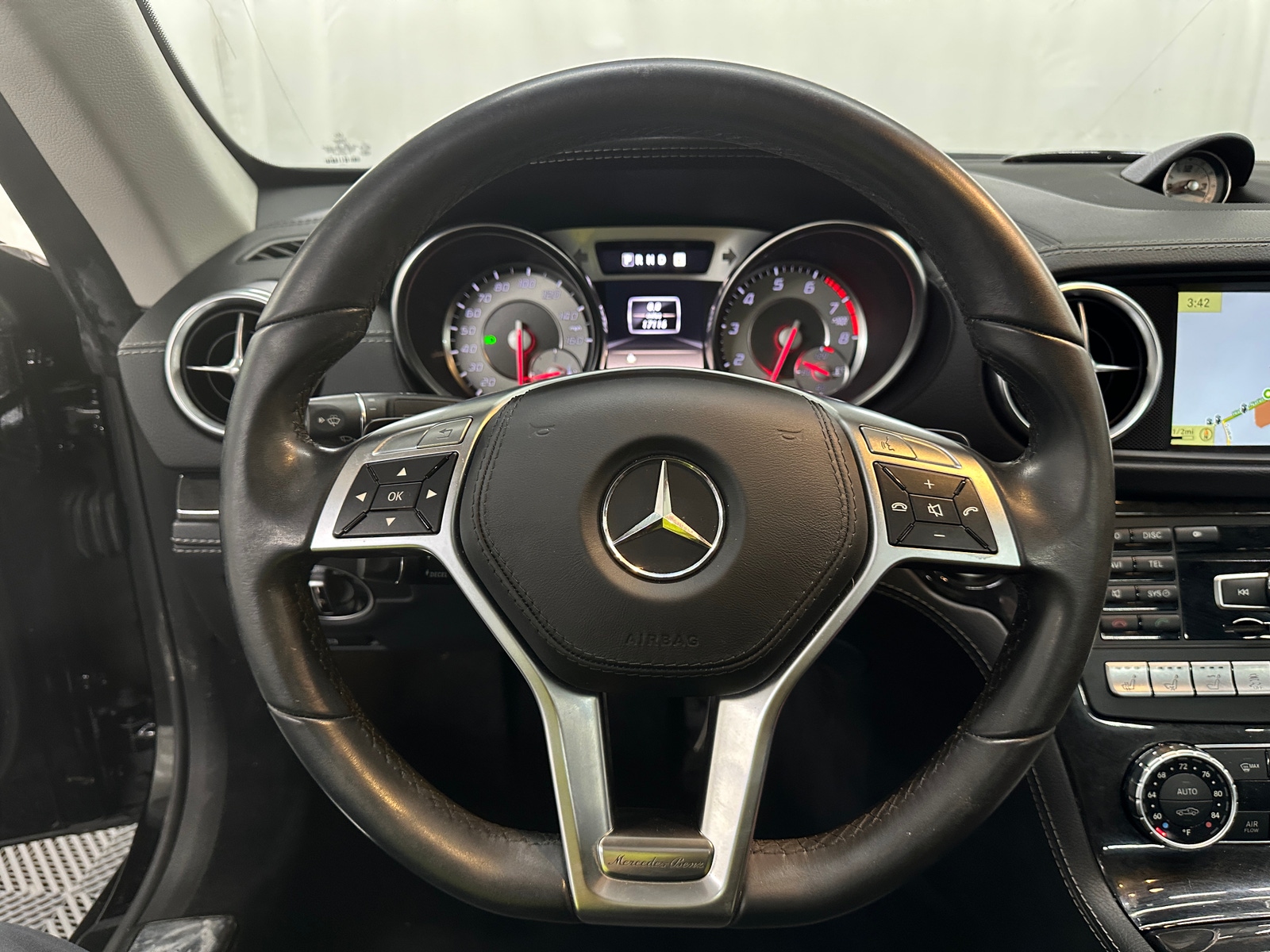 Thumbnail: 2013 Mercedes-Benz SL-Class - 4