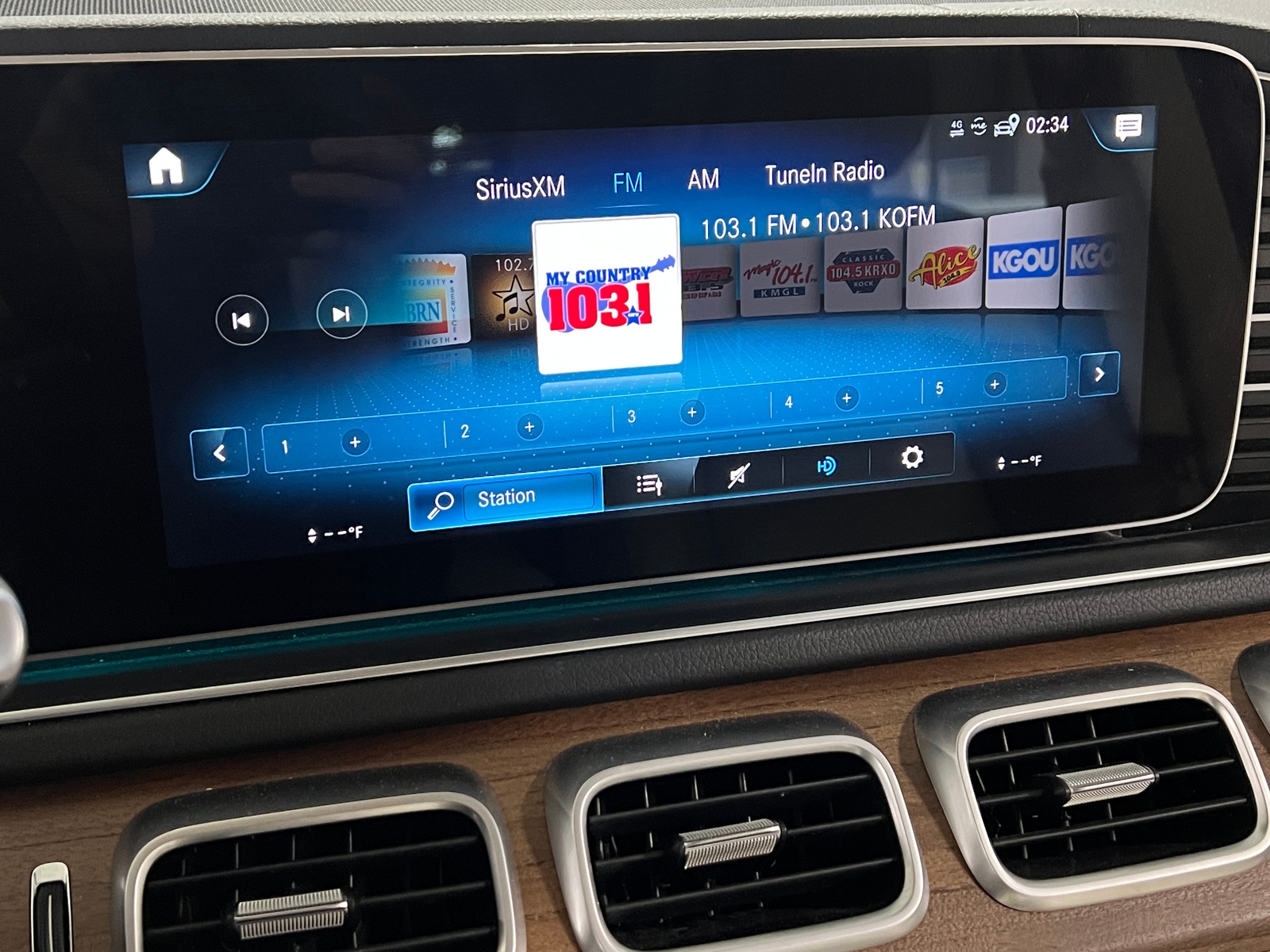 Thumbnail: 2021 Mercedes-Benz GLS - 3