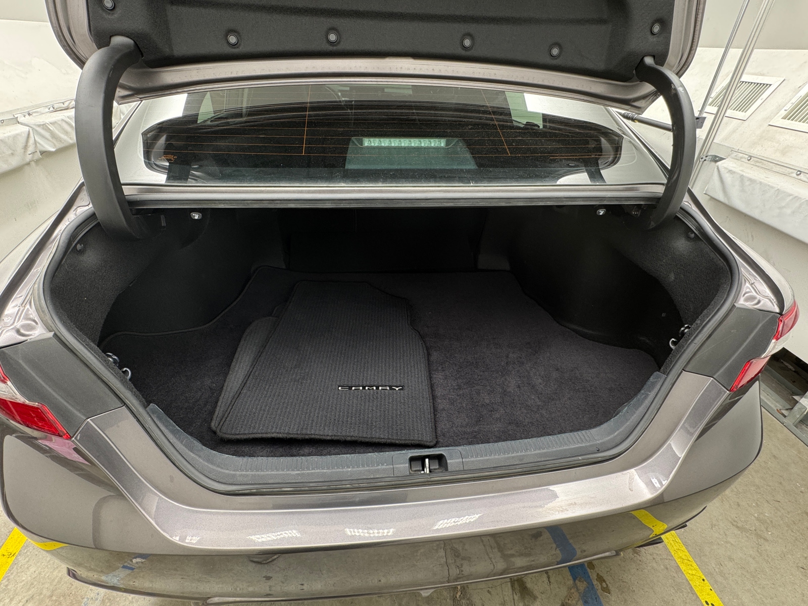 Thumbnail: 2022 Toyota Camry - 6