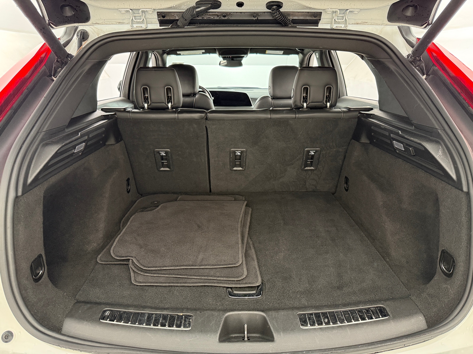 Thumbnail: 2024 Cadillac XT4 - 6