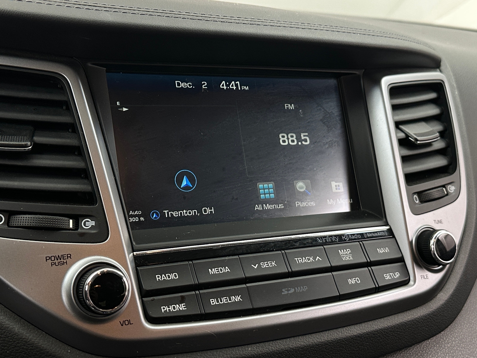 Thumbnail: 2017 Hyundai Tucson - 3