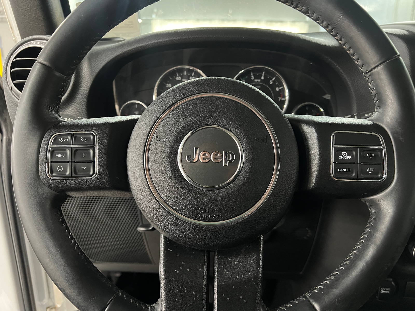 Thumbnail: 2017 Jeep Wrangler - 5