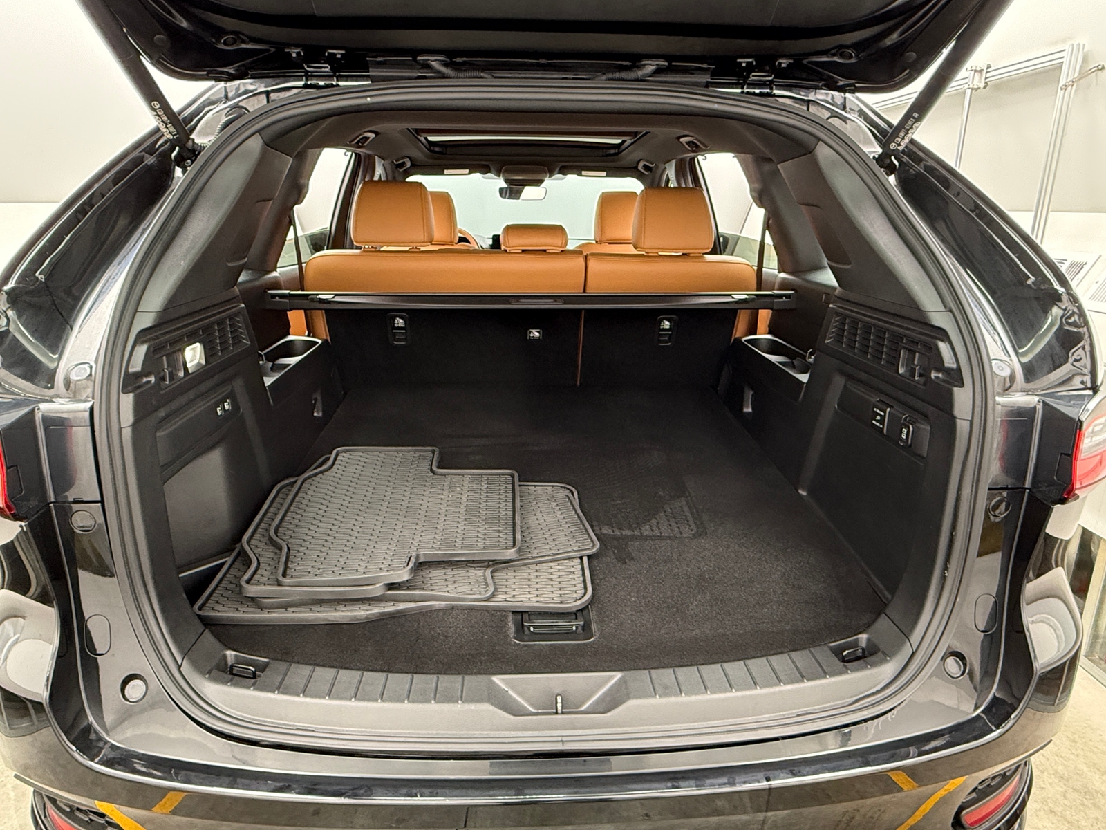 Thumbnail: 2025 Mazda CX-70 - 6