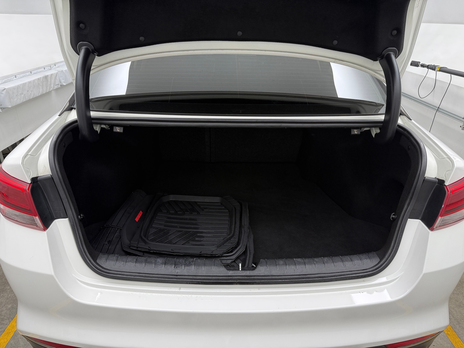 Thumbnail: 2017 Kia Optima - 7