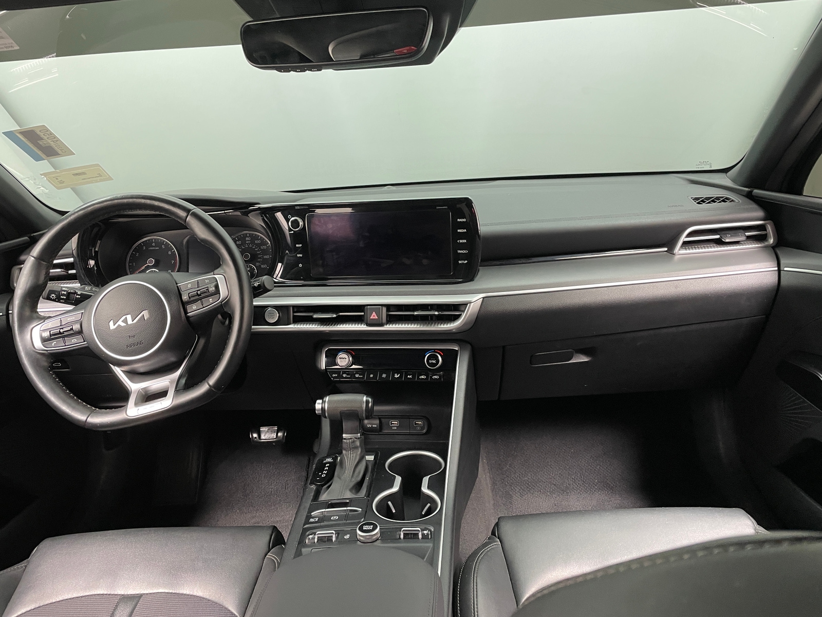 Thumbnail: 2023 Kia K5 - 3