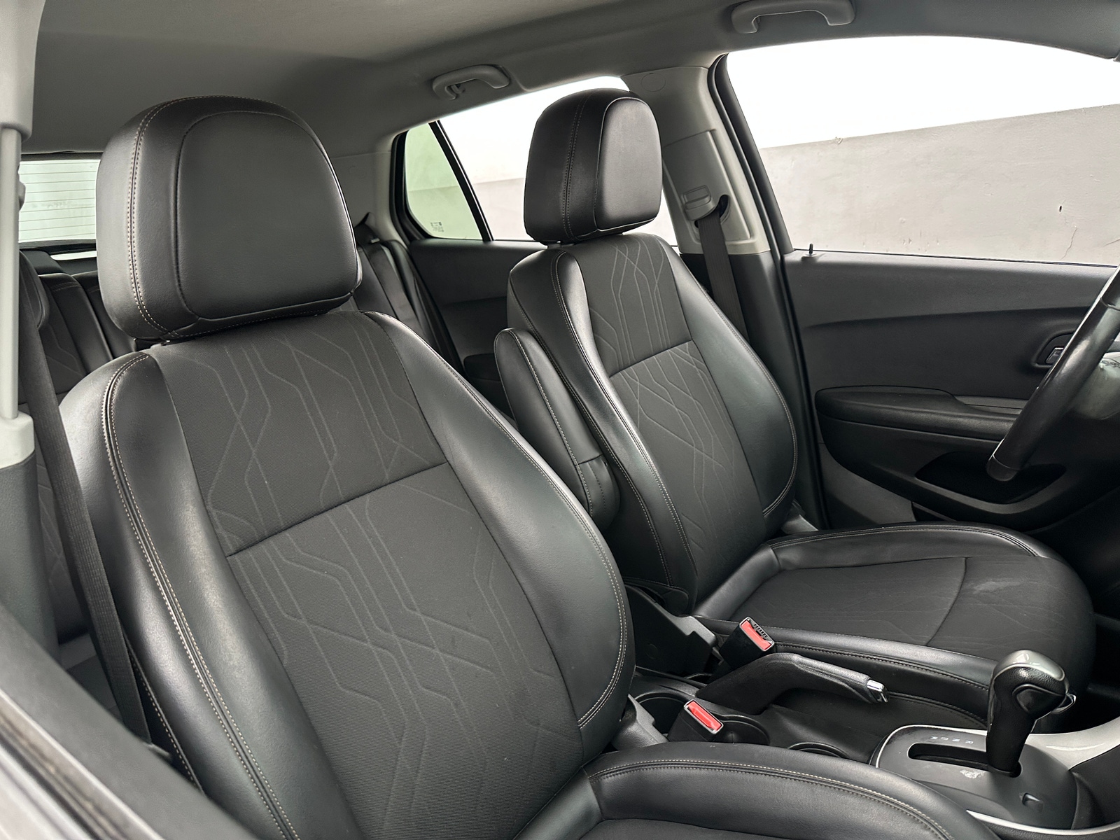 Thumbnail: 2022 Chevrolet Trax - 2