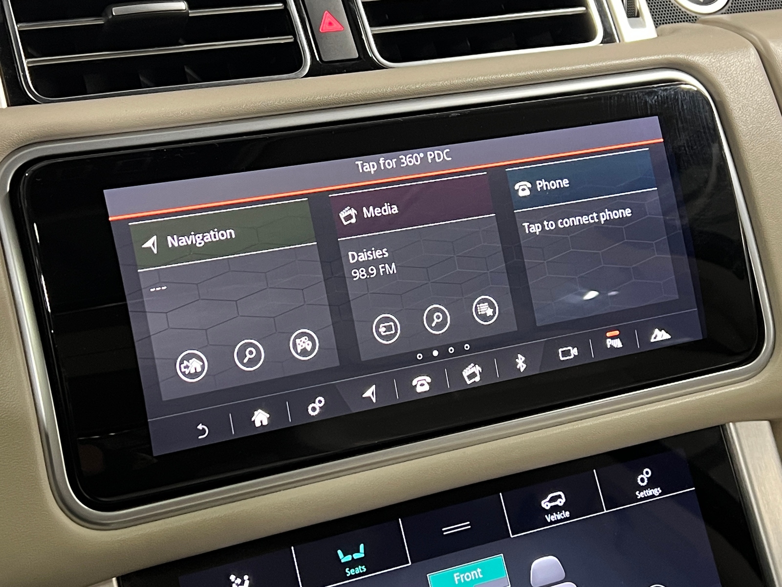 Thumbnail: 2019 Land Rover Range Rover - 3