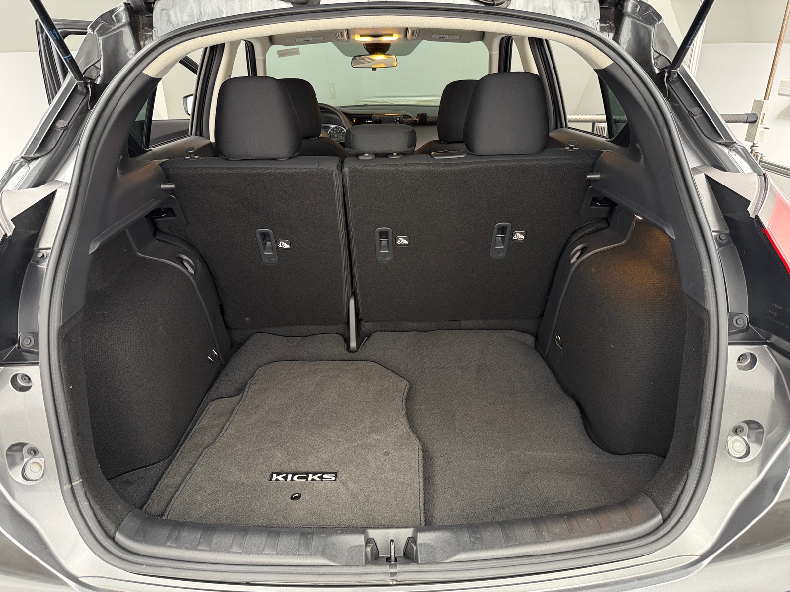 Thumbnail: 2024 Nissan Kicks - 7