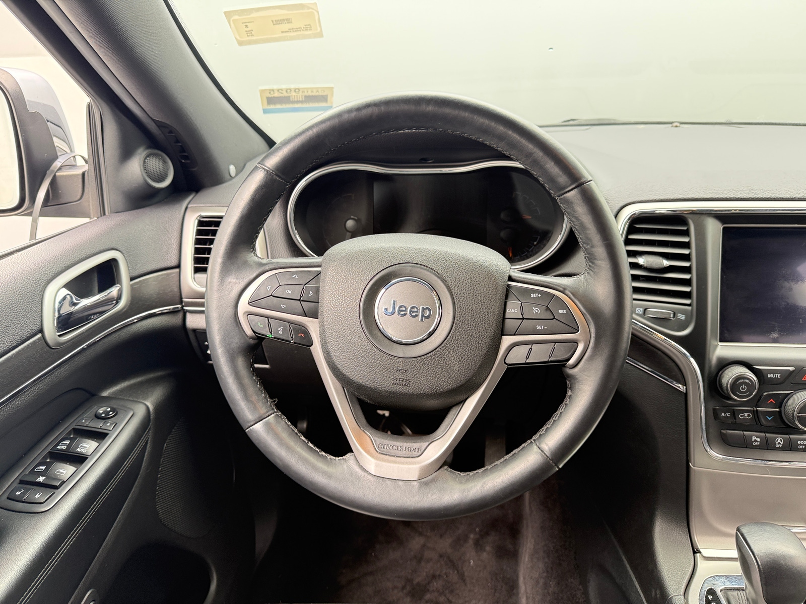 Thumbnail: 2018 Jeep Grand Cherokee - 4