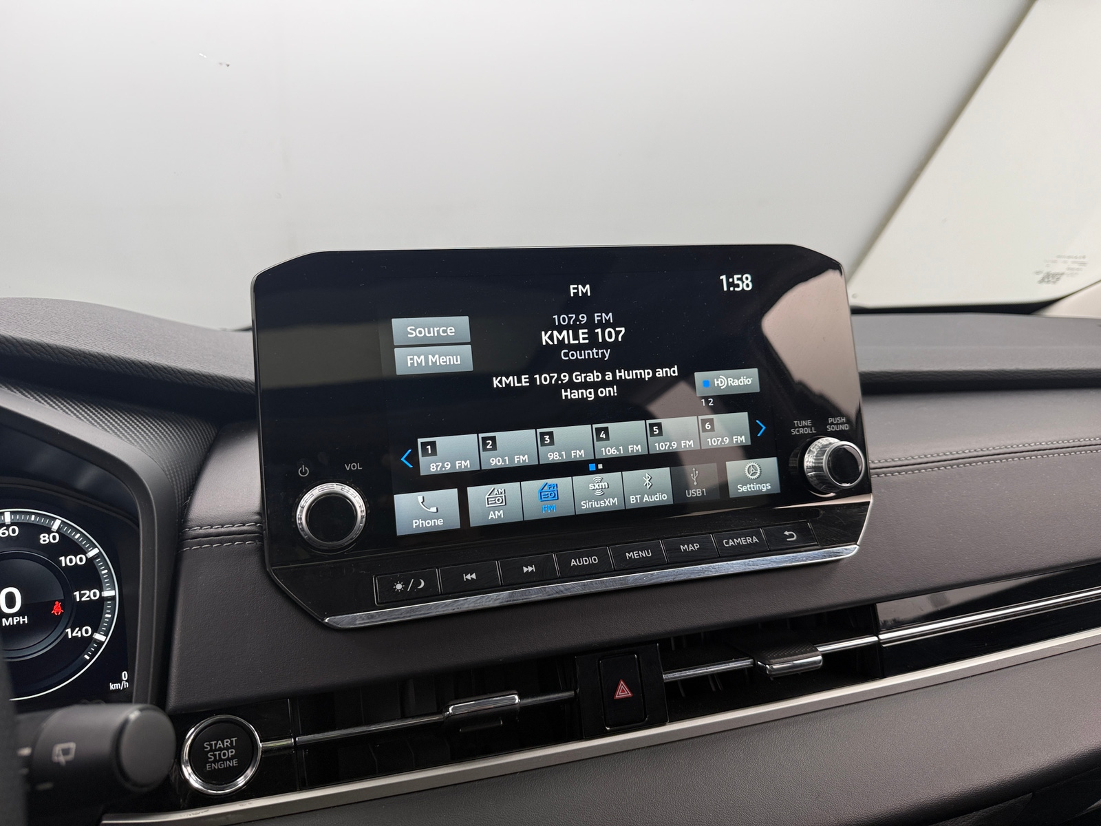 Thumbnail: 2024 Mitsubishi Outlander - 3