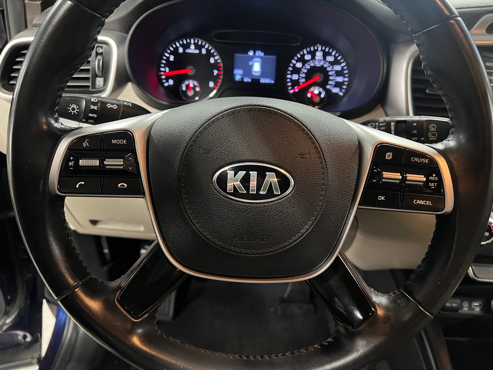 Thumbnail: 2020 Kia Sorento - 5