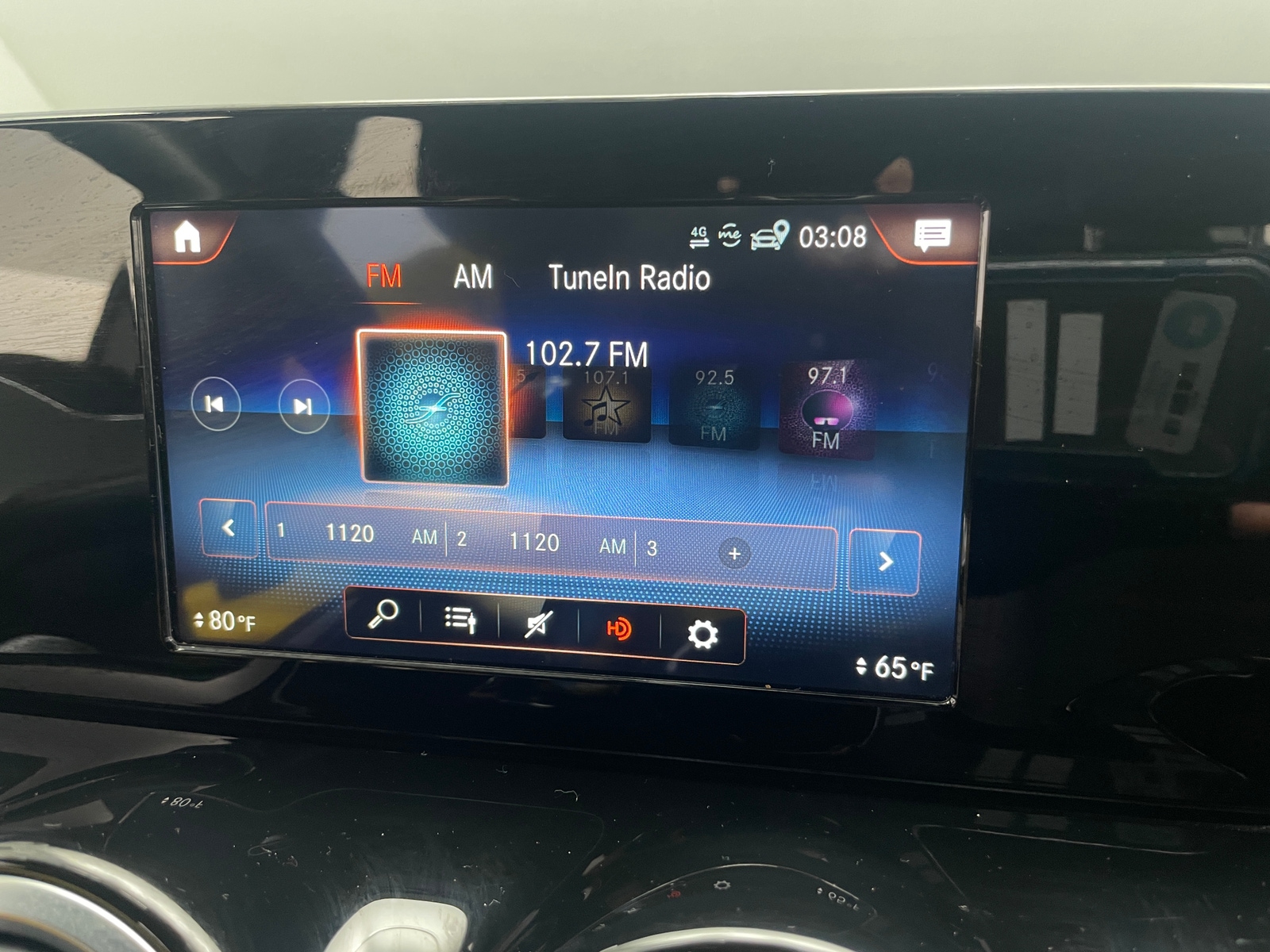 Thumbnail: 2021 Mercedes-Benz GLB - 3