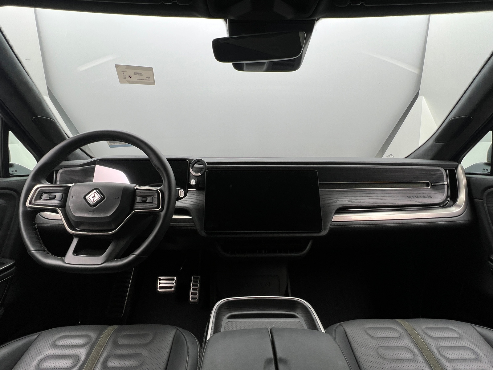 Thumbnail: 2023 Rivian R1S - 2