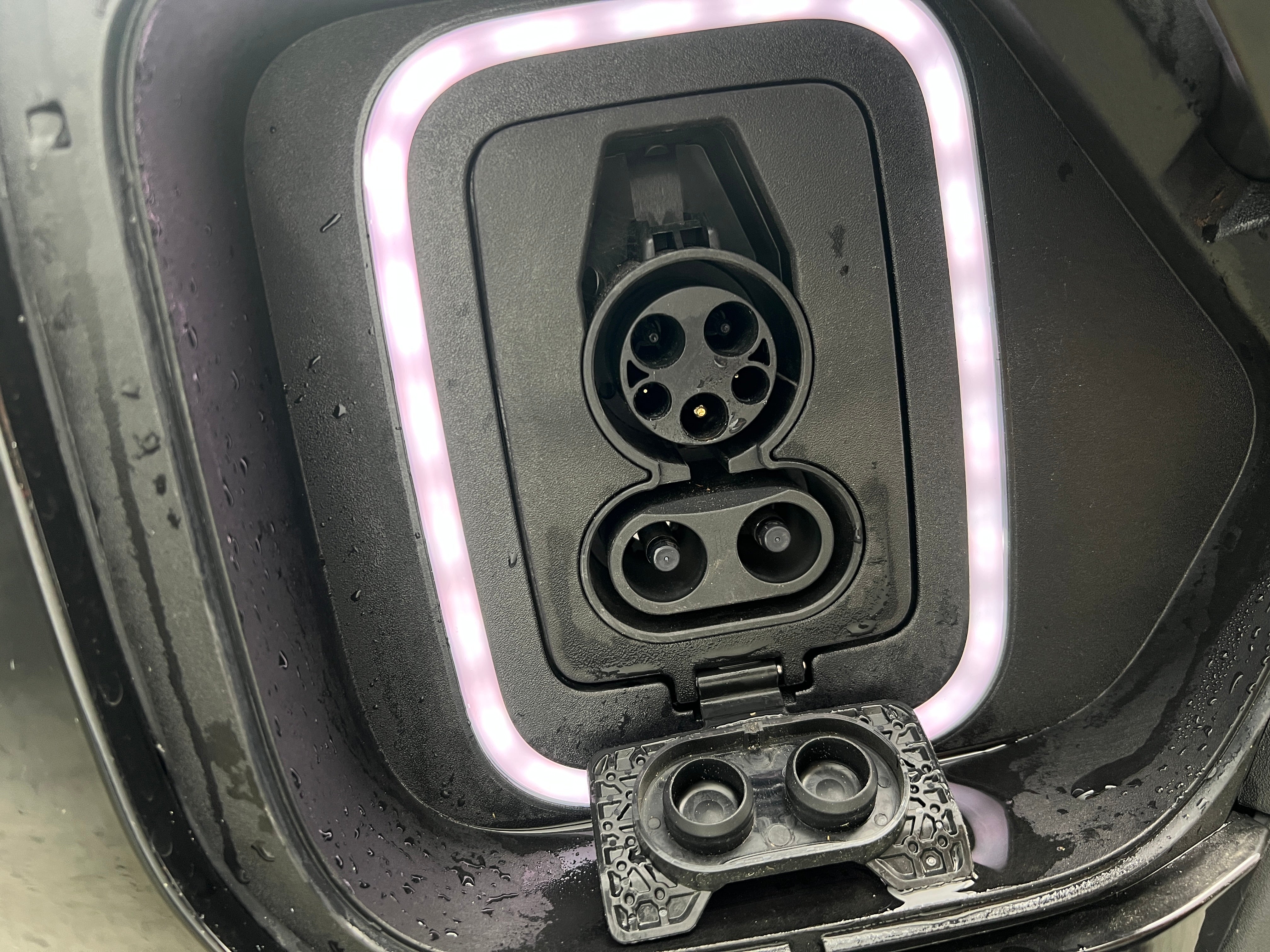 Used 2023 Rivian R1S Adventure with VIN 7PDSGBBA9PN025474 for sale in Oak Creek, WI