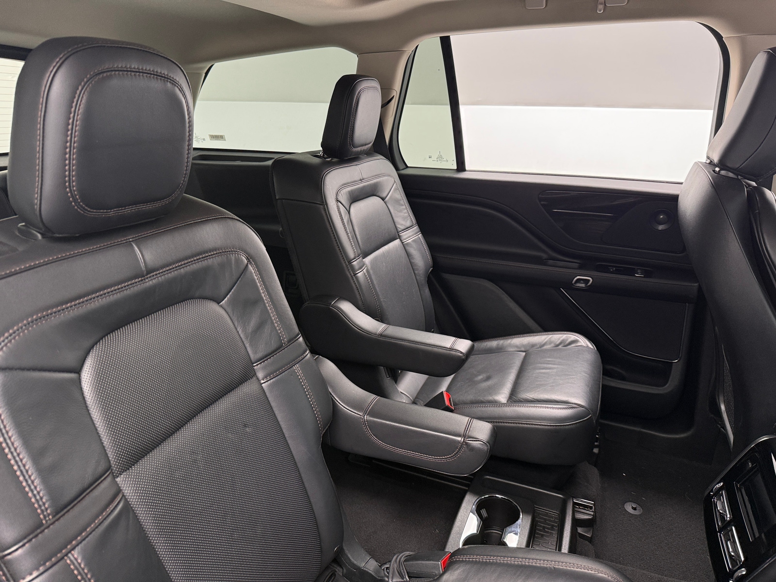 Thumbnail: 2023 Lincoln Aviator - 5