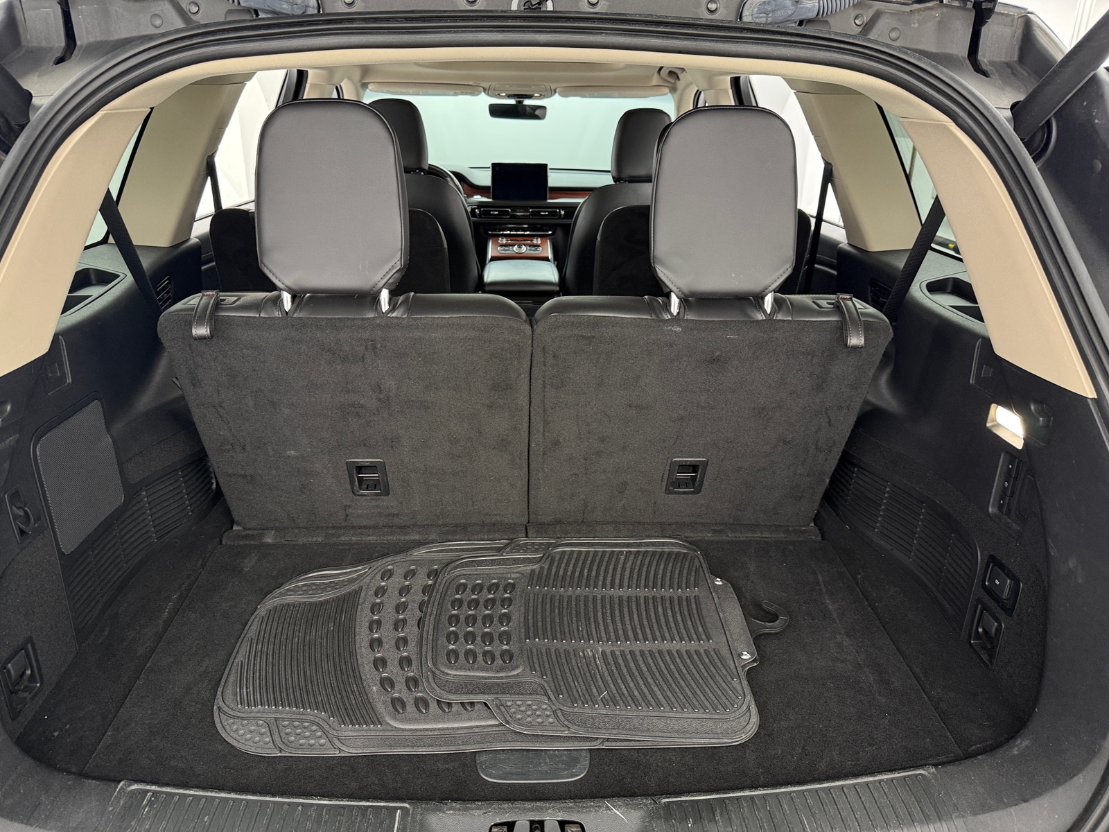 Thumbnail: 2023 Lincoln Aviator - 6