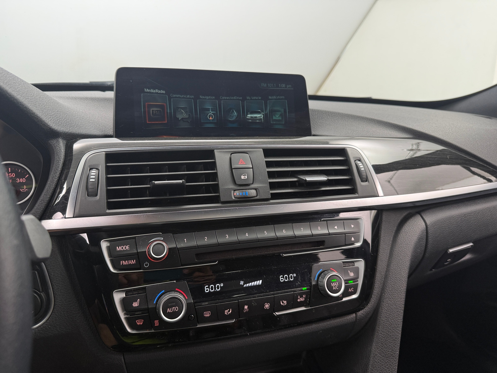 Thumbnail: 2017 BMW 3 Series - 3