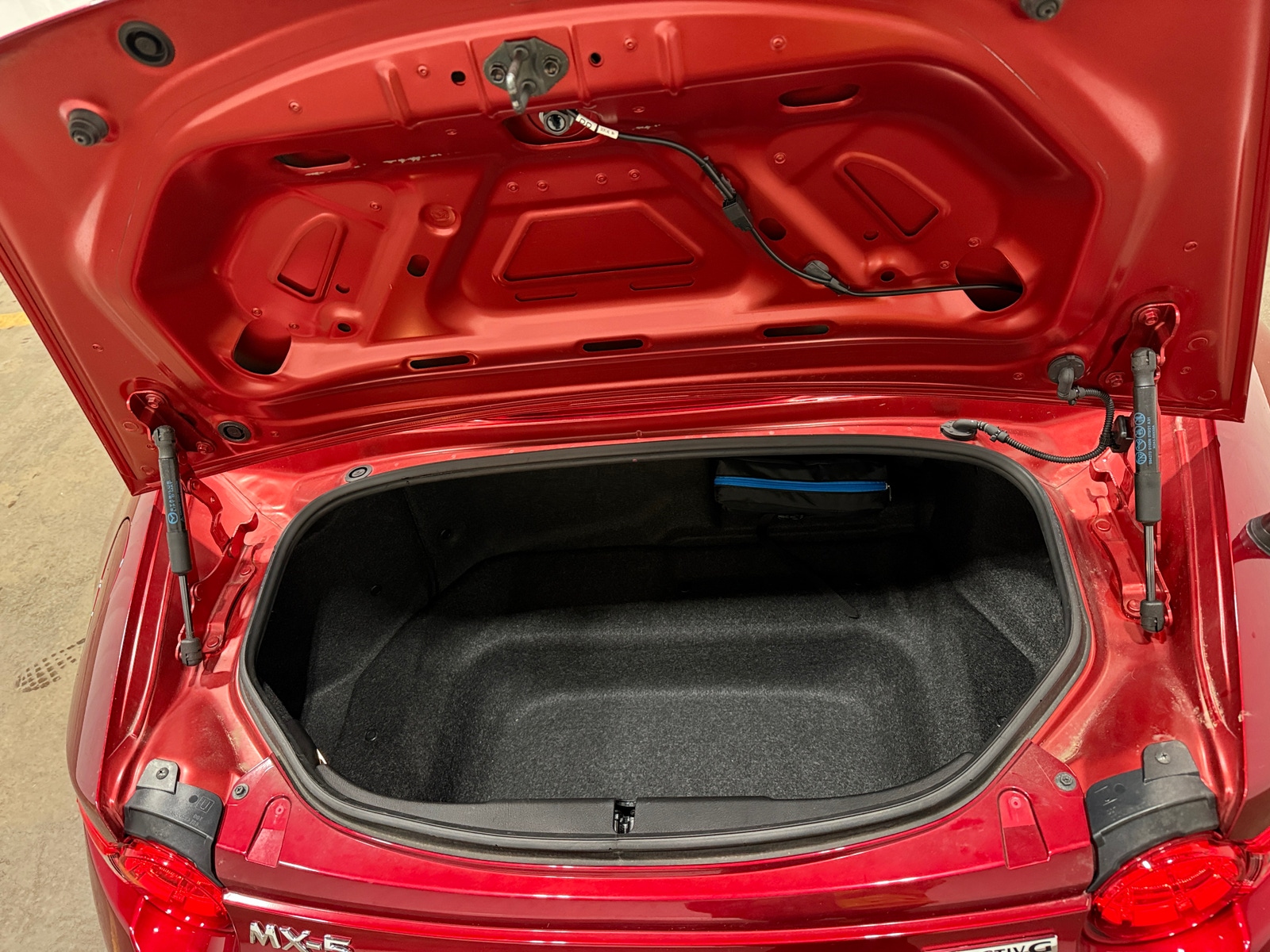 Thumbnail: 2021 Mazda MX-5 Miata - 5