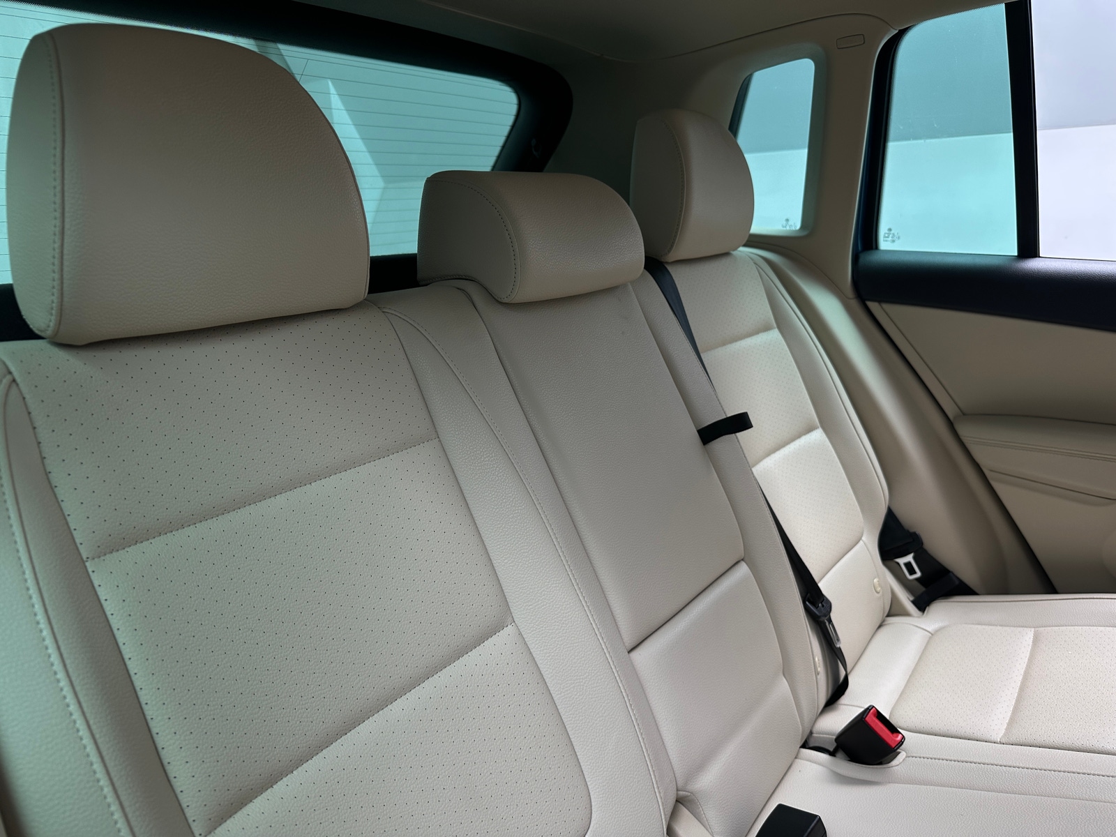 Thumbnail: 2017 Volkswagen Tiguan - 5