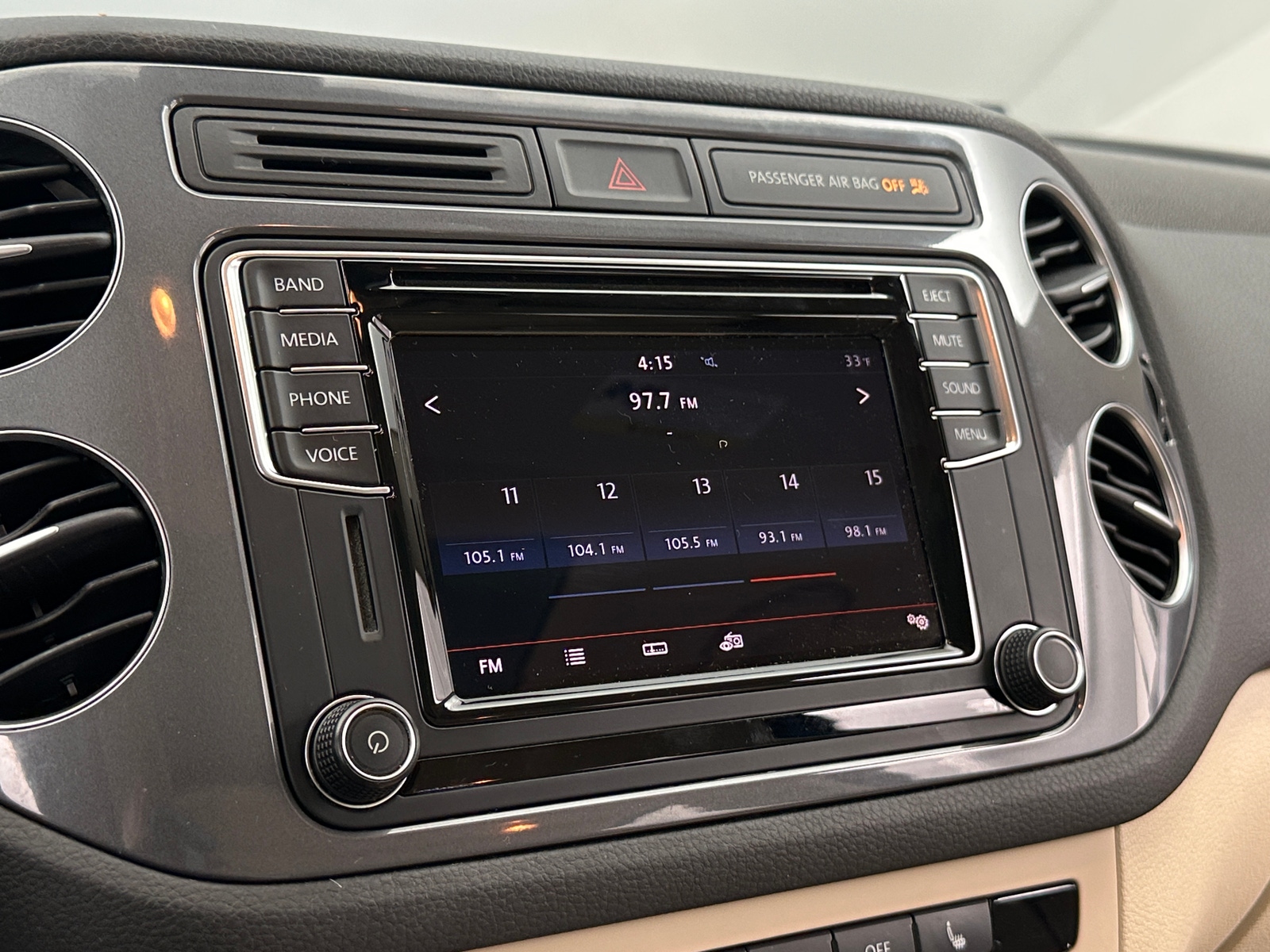 Thumbnail: 2017 Volkswagen Tiguan - 3