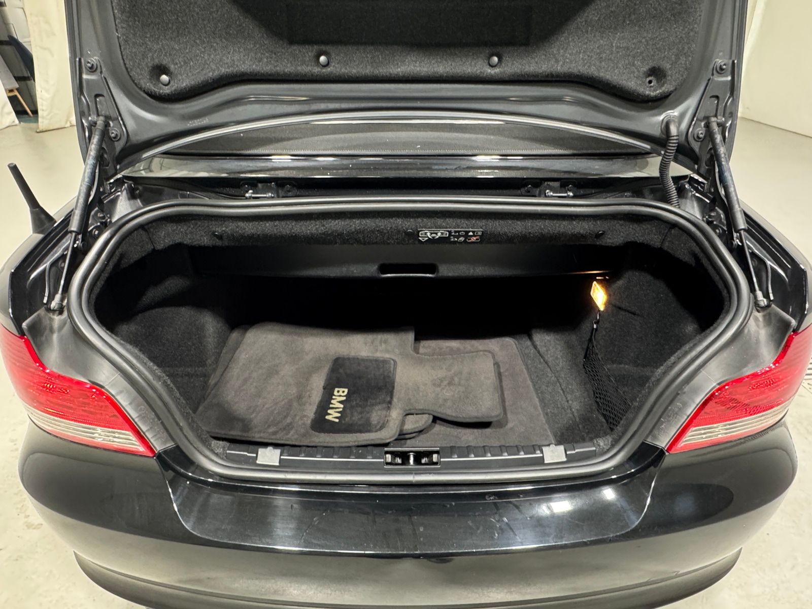 Thumbnail: 2010 BMW 1 Series - 7