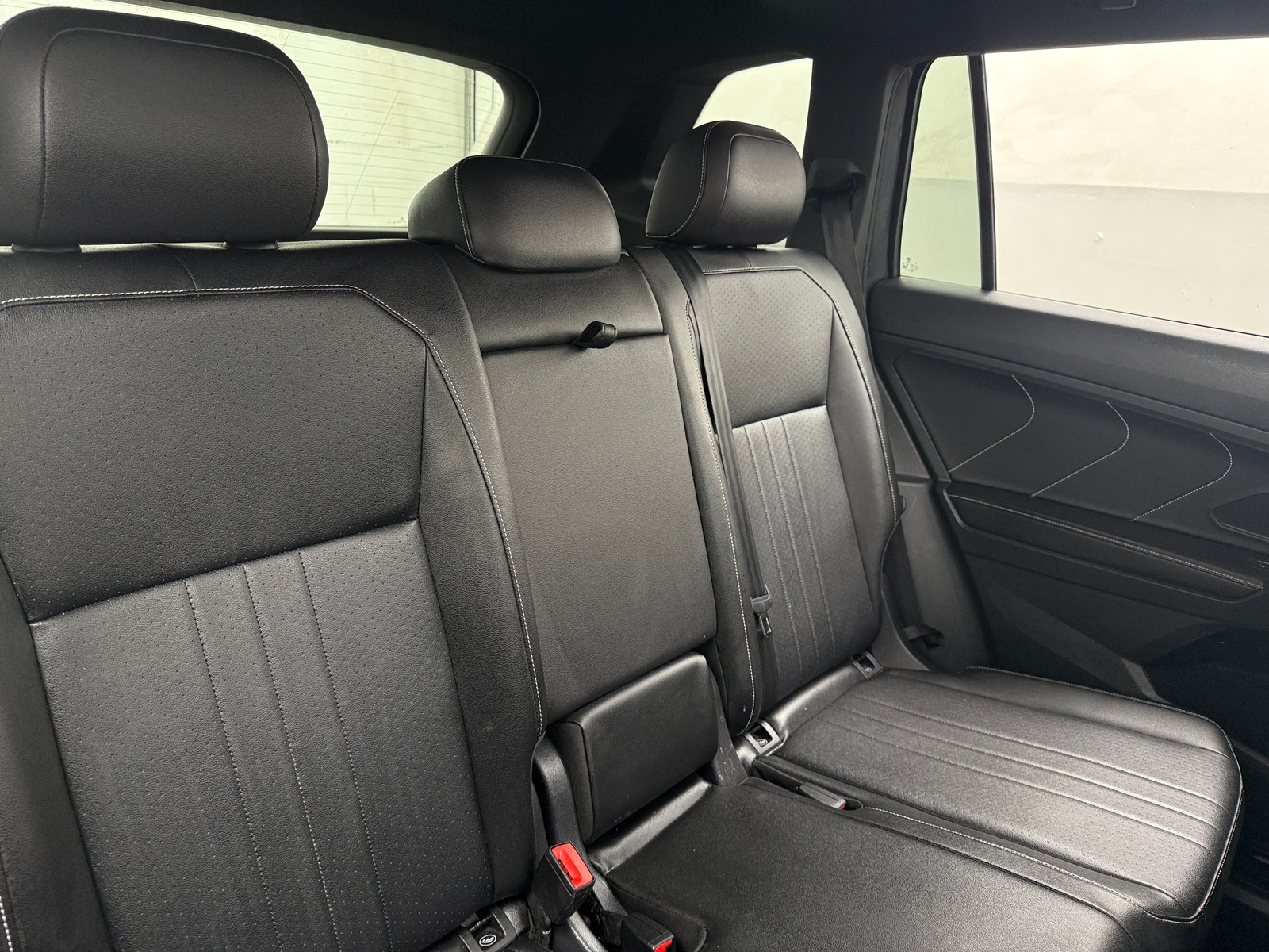 Thumbnail: 2022 Volkswagen Tiguan - 5