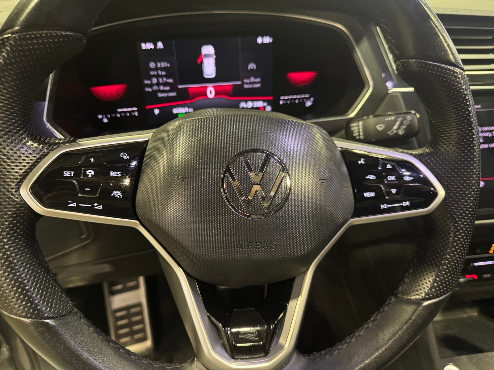 Thumbnail: 2022 Volkswagen Tiguan - 4