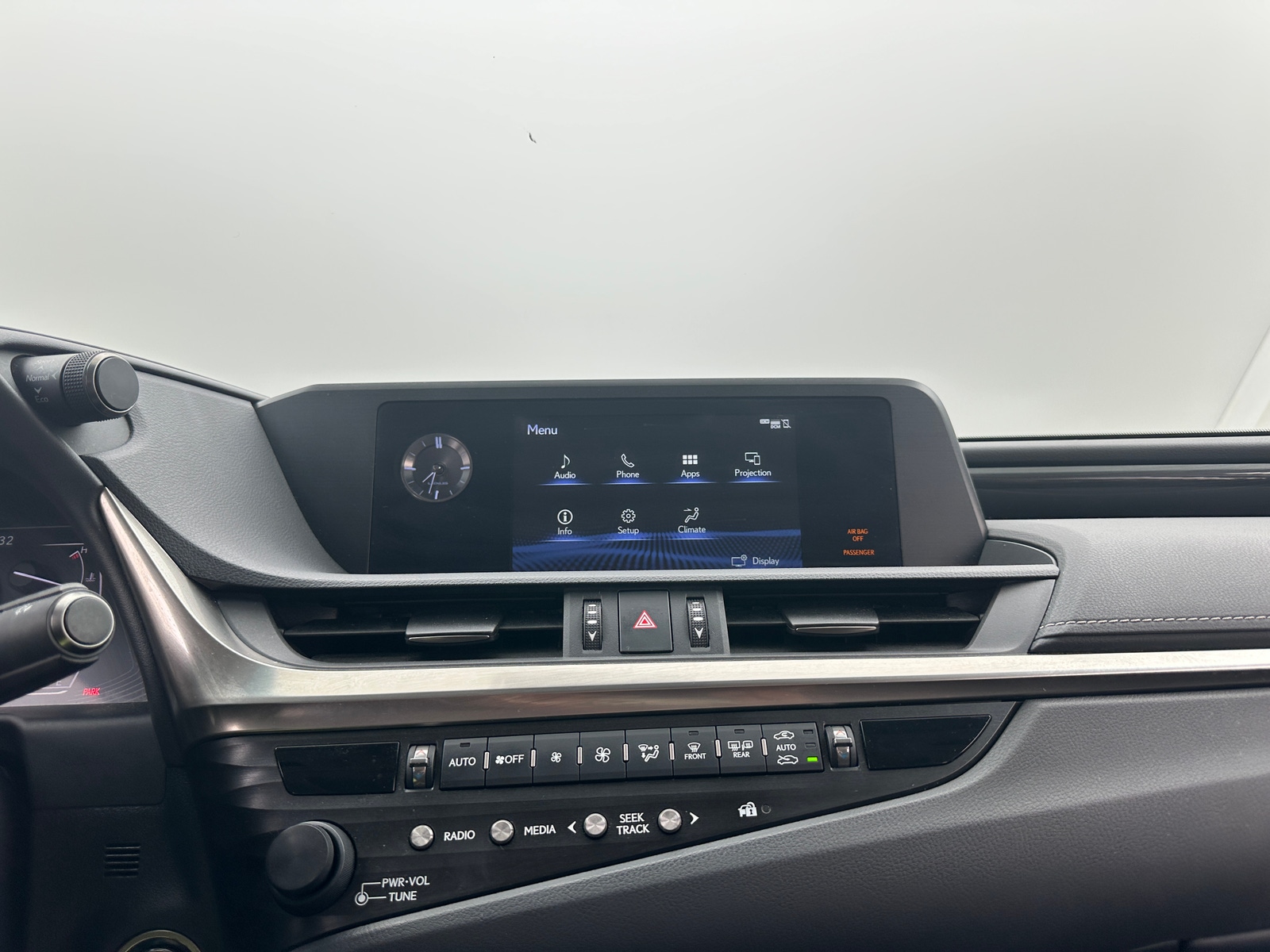 Thumbnail: 2020 Lexus ES - 3