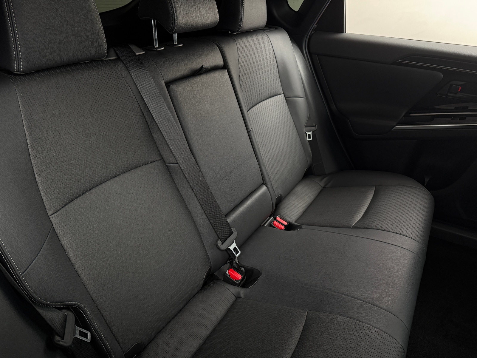 Thumbnail: 2023 Toyota bZ4X - 5