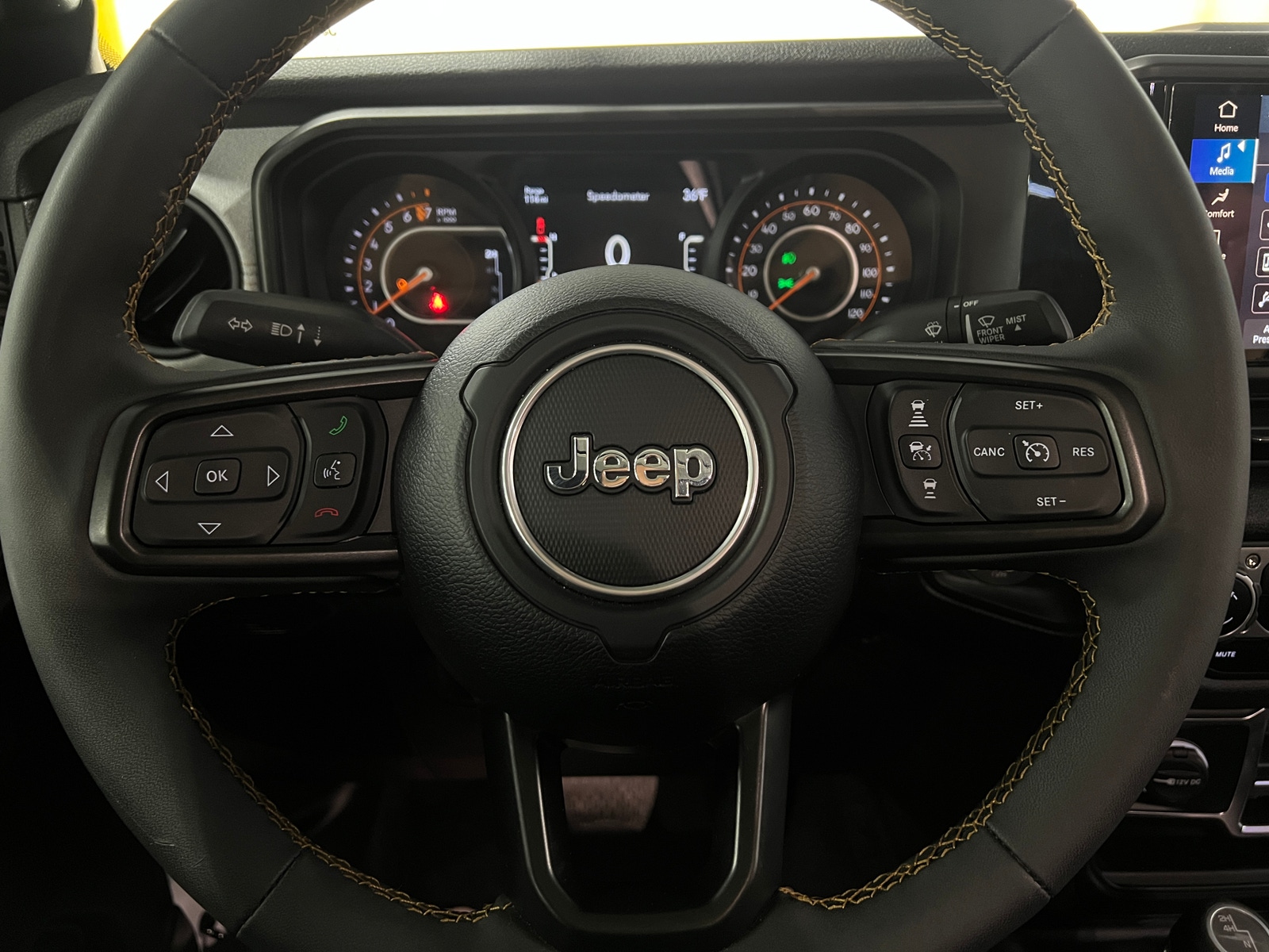 Thumbnail: 2024 Jeep Gladiator - 5