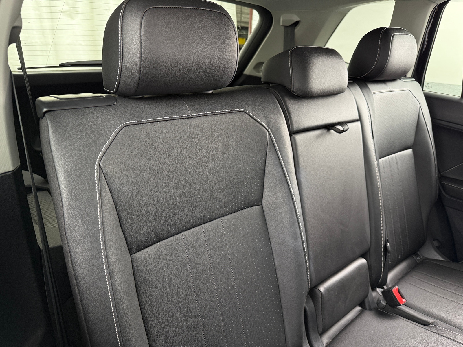 Thumbnail: 2022 Volkswagen Tiguan - 5