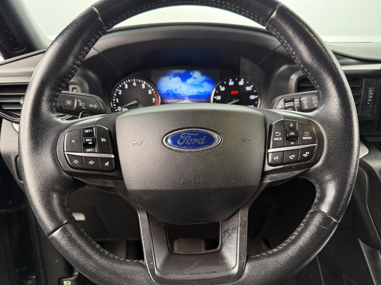 Thumbnail: 2020 Ford Explorer - 5