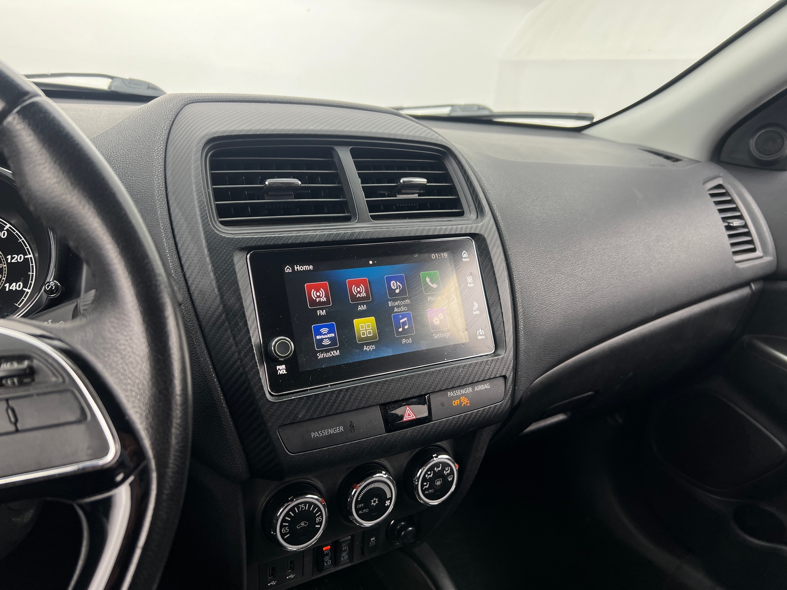 Thumbnail: 2018 Mitsubishi Outlander Sport - 4