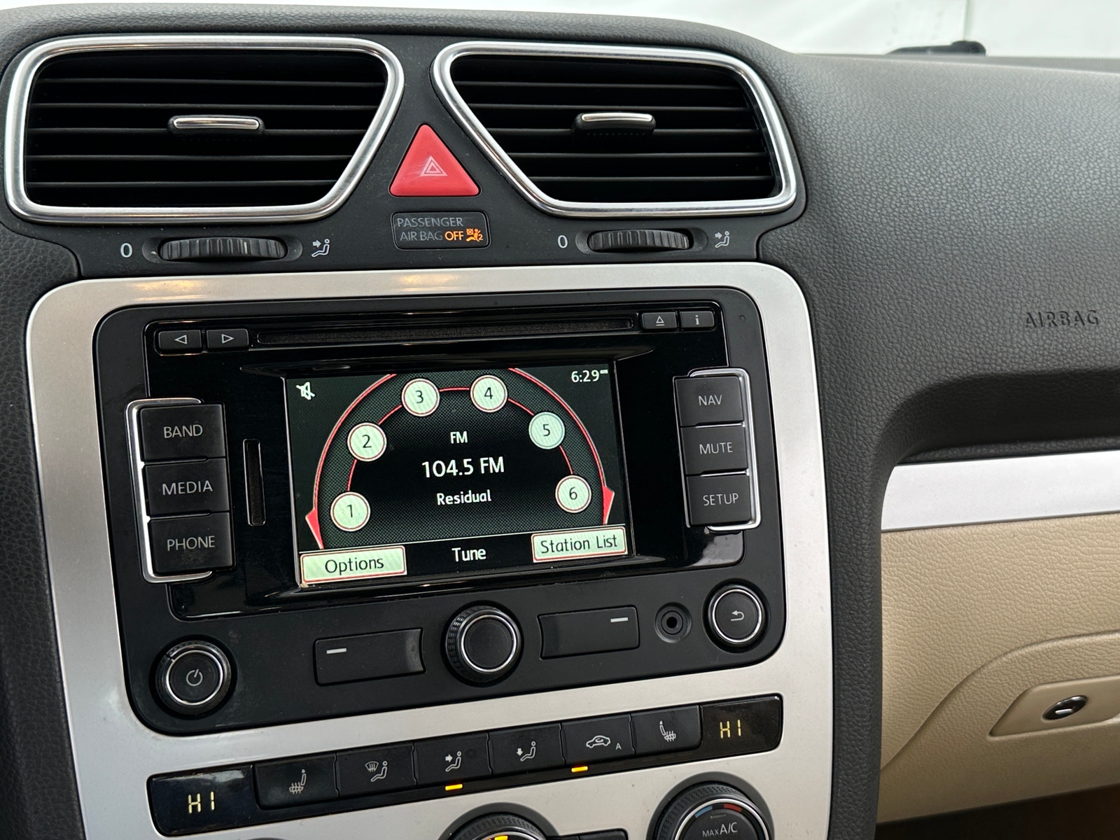 Thumbnail: 2016 Volkswagen Eos - 3