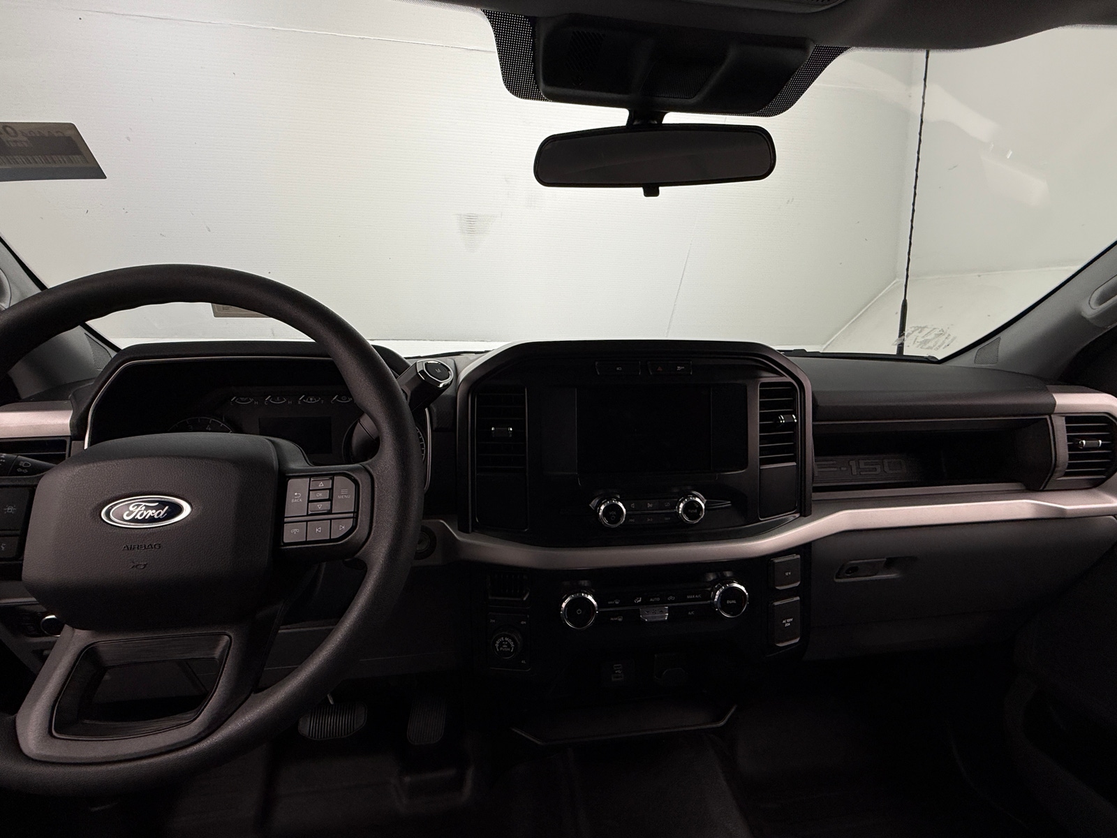 Thumbnail: 2023 Ford Econoline - 3