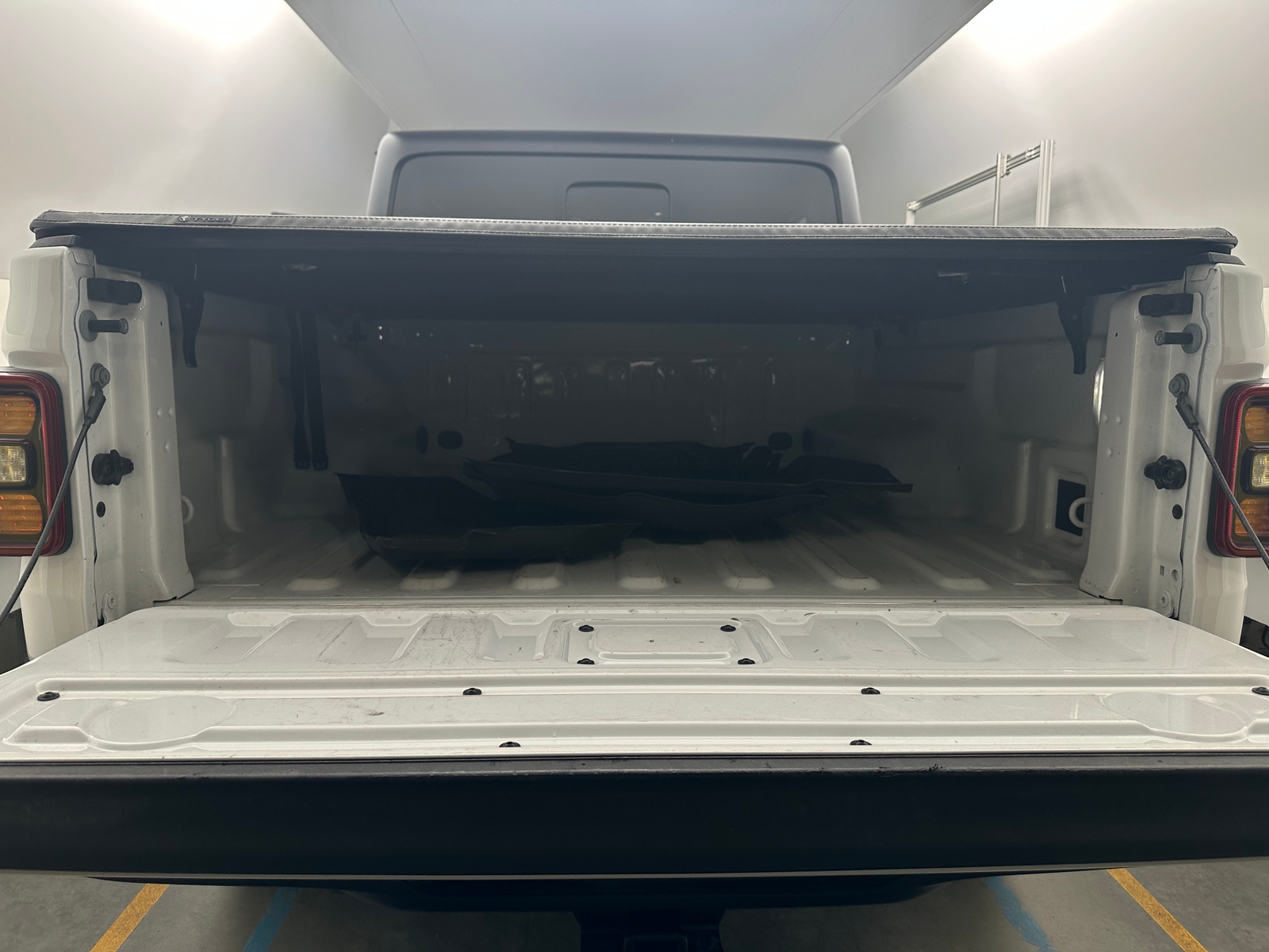 Thumbnail: 2024 Jeep Gladiator - 7