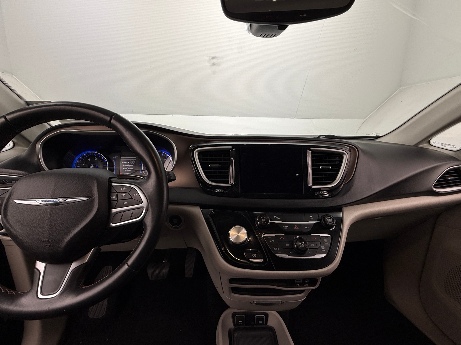 Thumbnail: 2017 Chrysler Pacifica - 2