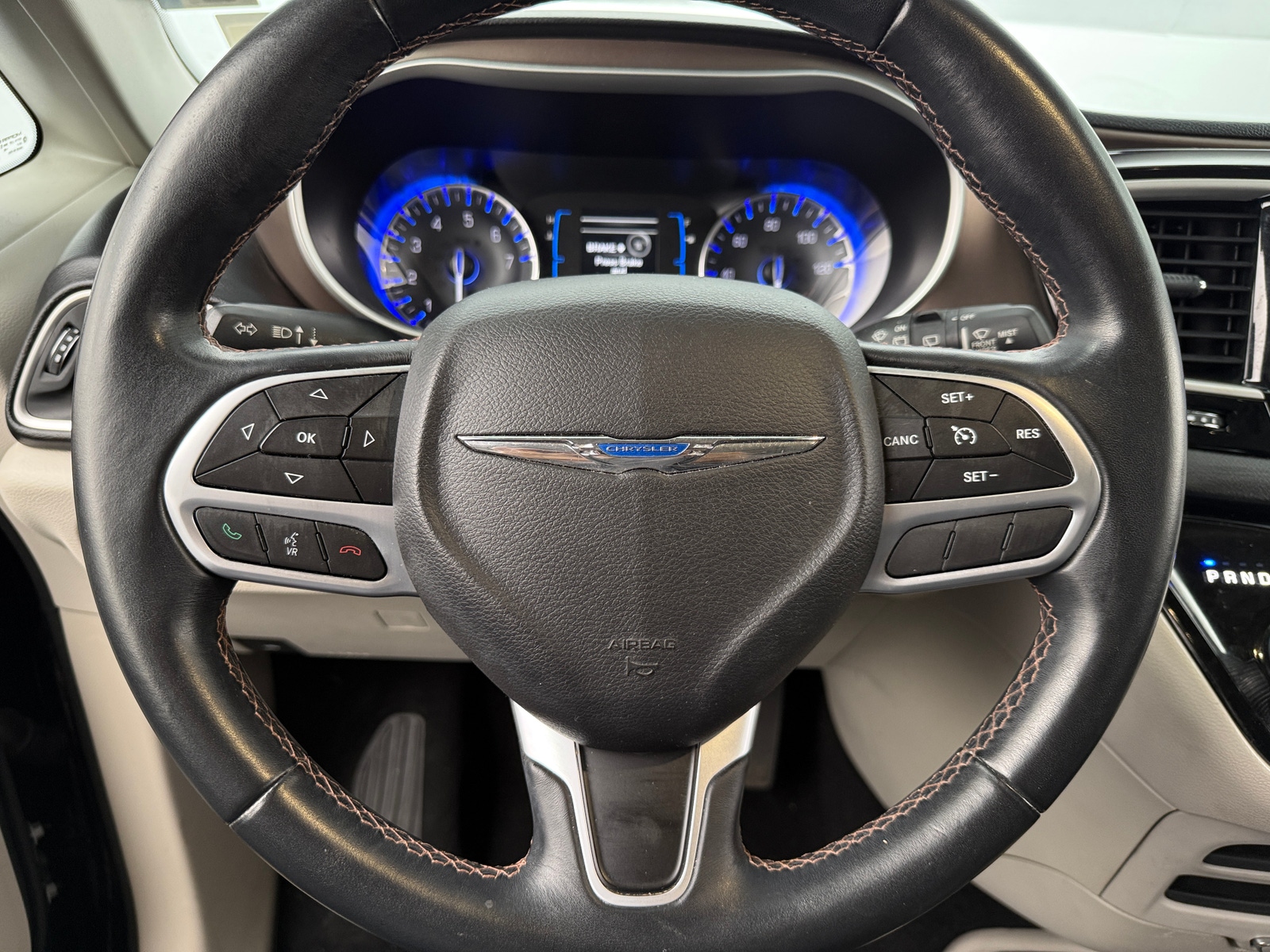 Thumbnail: 2017 Chrysler Pacifica - 4