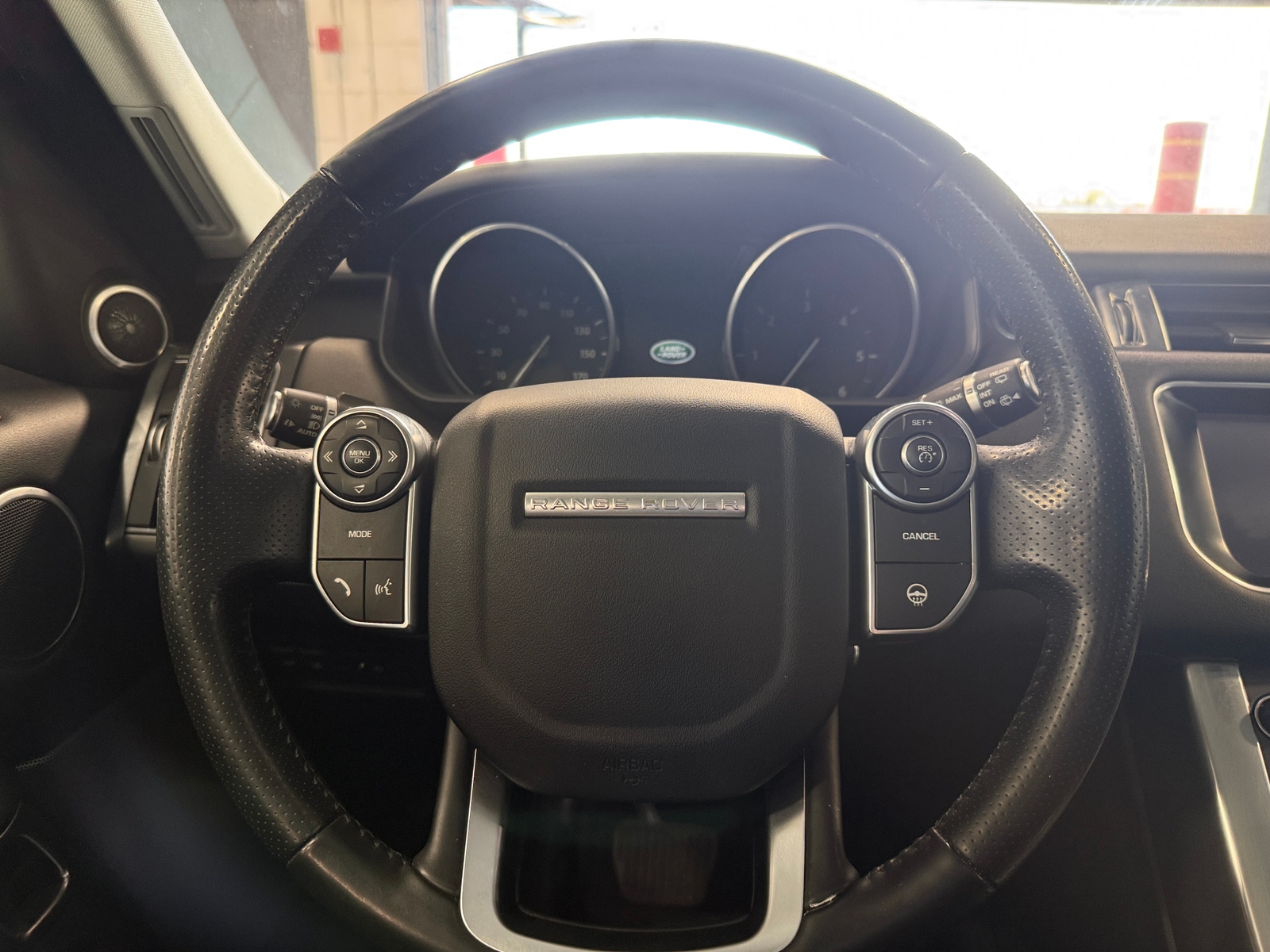 Thumbnail: 2017 Land Rover Range Rover Sport - 4