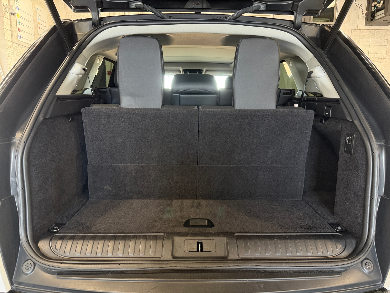 Thumbnail: 2017 Land Rover Range Rover Sport - 6