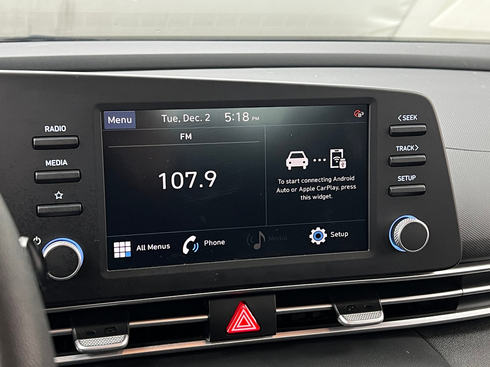 Thumbnail: 2023 Hyundai Elantra - 4