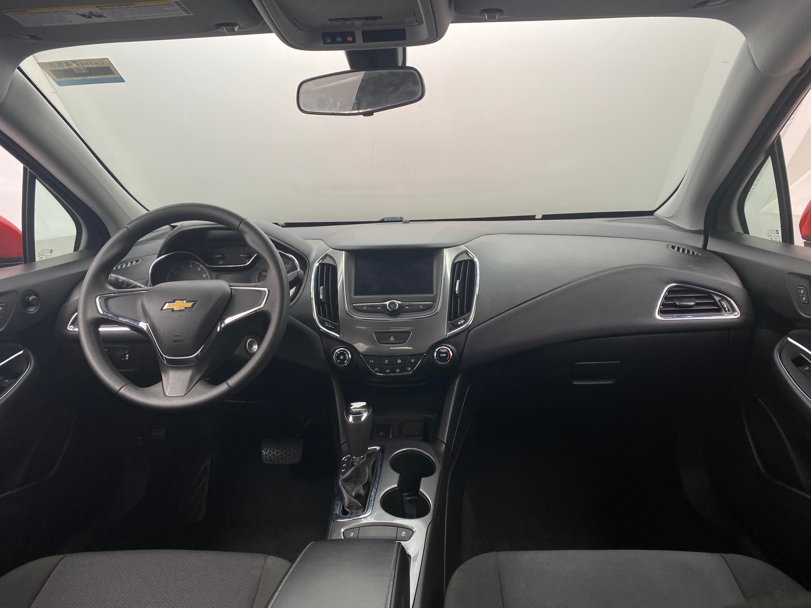 Thumbnail: 2019 Chevrolet Cruze - 3