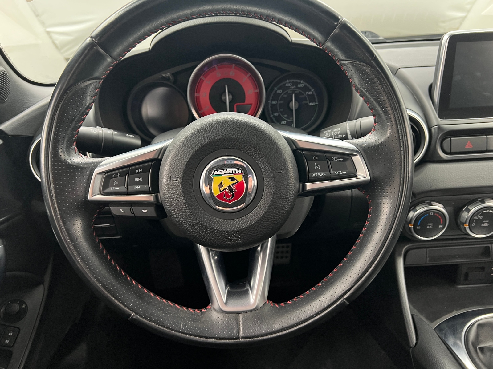 Thumbnail: 2018 Fiat 124 Spider - 4