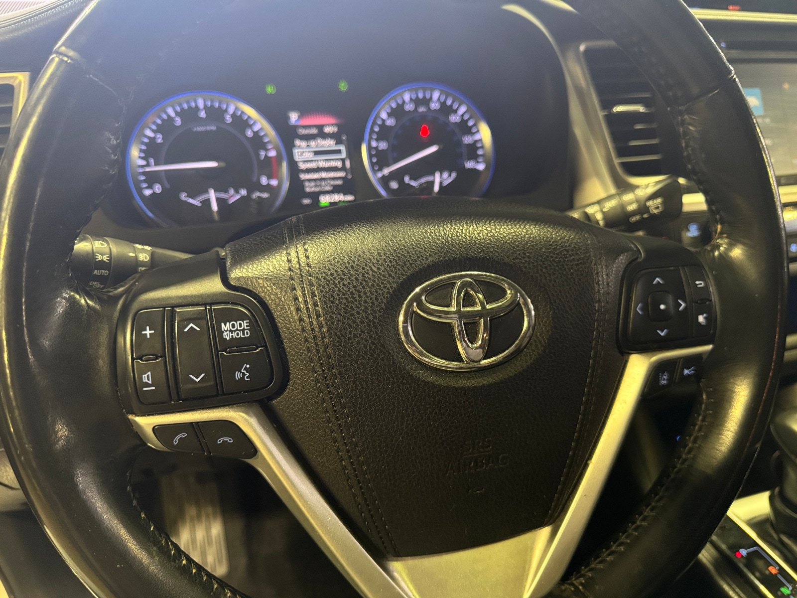 Thumbnail: 2017 Toyota Highlander - 4