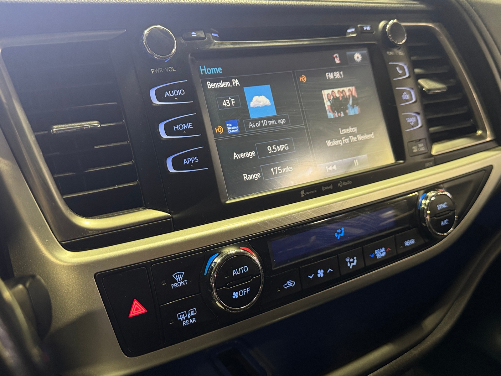 Thumbnail: 2017 Toyota Highlander - 3