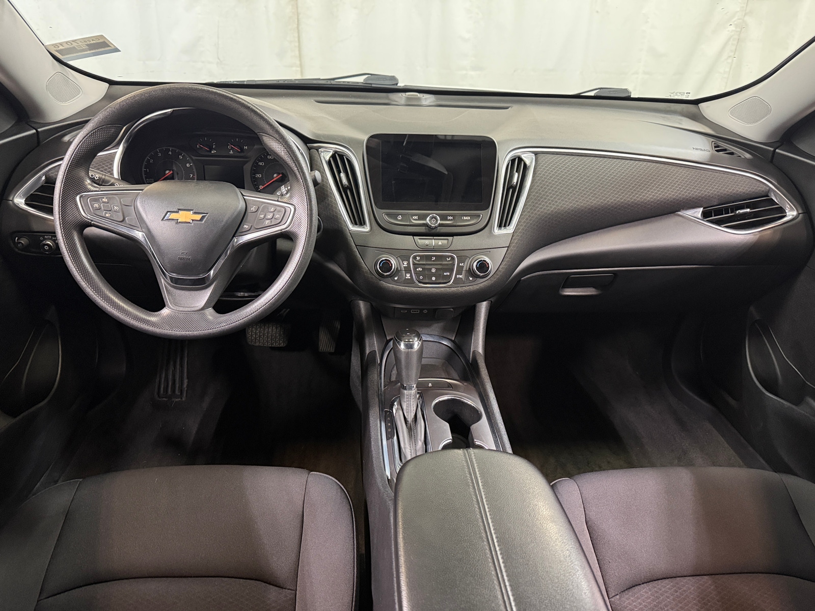 Thumbnail: 2020 Chevrolet Malibu - 3