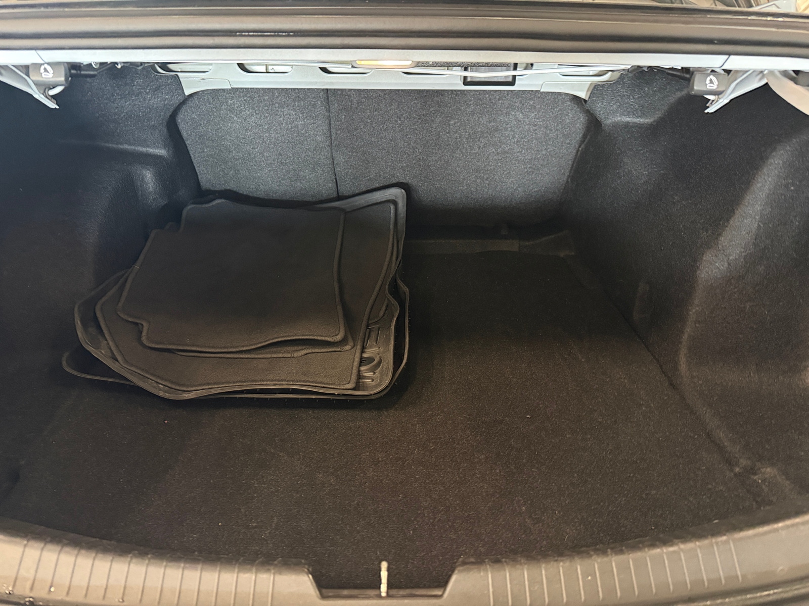 Thumbnail: 2020 Chevrolet Malibu - 7