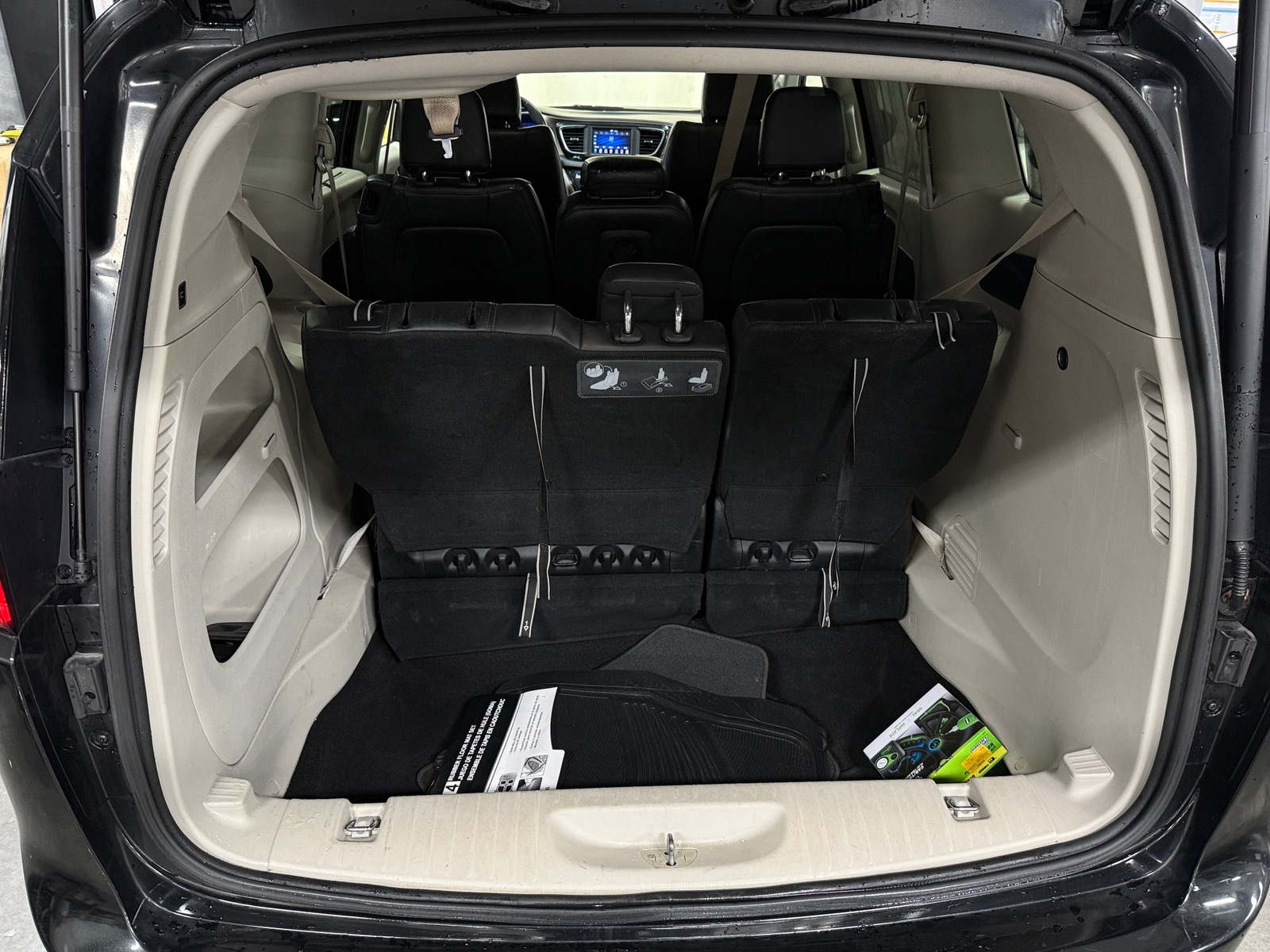 Thumbnail: 2018 Chrysler Pacifica - 6