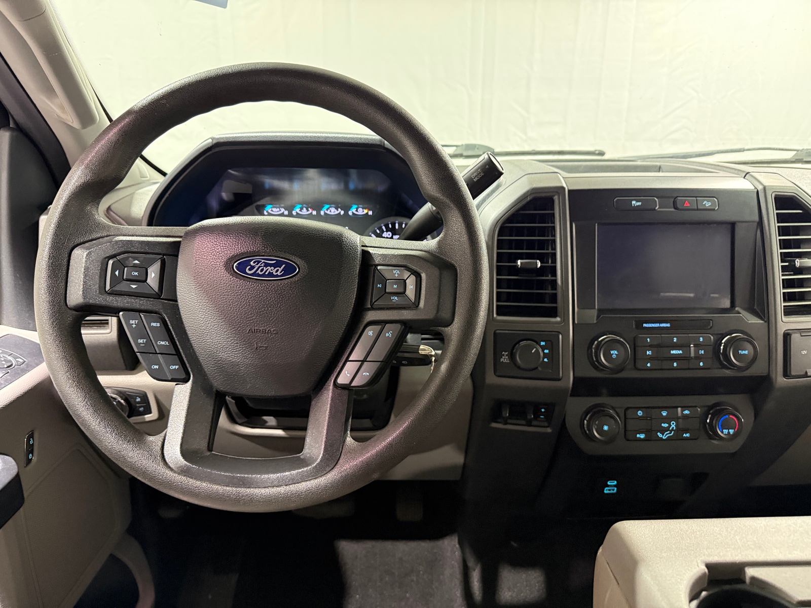 Thumbnail: 2020 Ford Econoline - 4