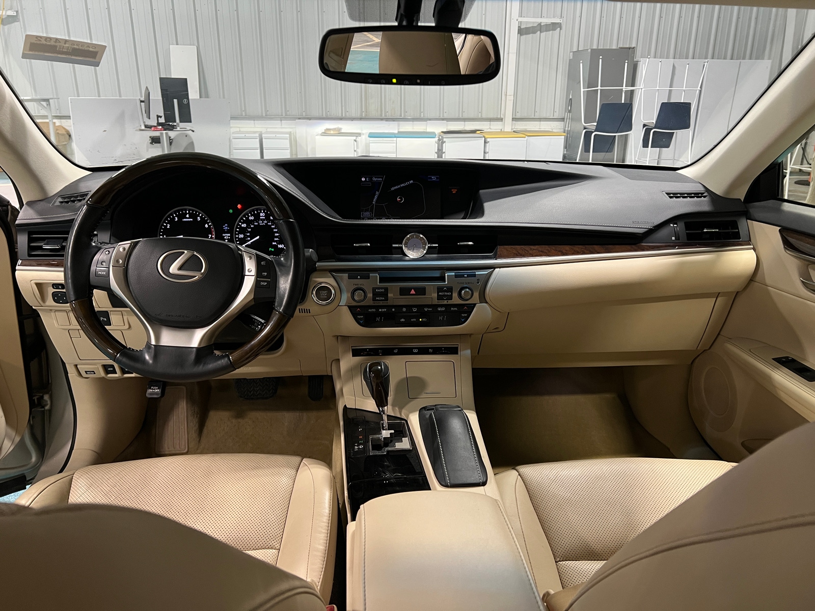 Thumbnail: 2015 Lexus ES - 2